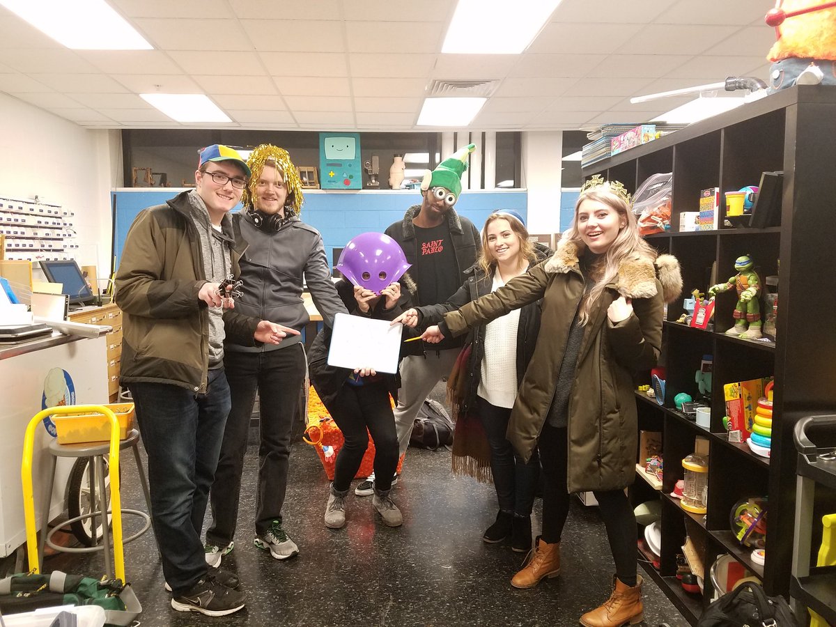 BrettDreez's tweet photo. Starlight travels at 3x10^8 m/s but we were still late enough to wear silly hats #umntoy #teammagenta https://t.co/a5ufzSIbep