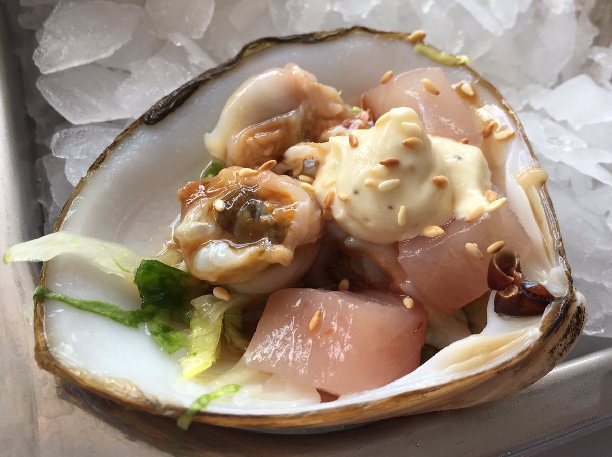 Carlastheorie's tweet photo. Deliciously #lightlunch (hehe) at #PinotNoirNZ (too greedy to take pic of main course) thanks to #AlBrown https://t.co/i4gnZRIFBx