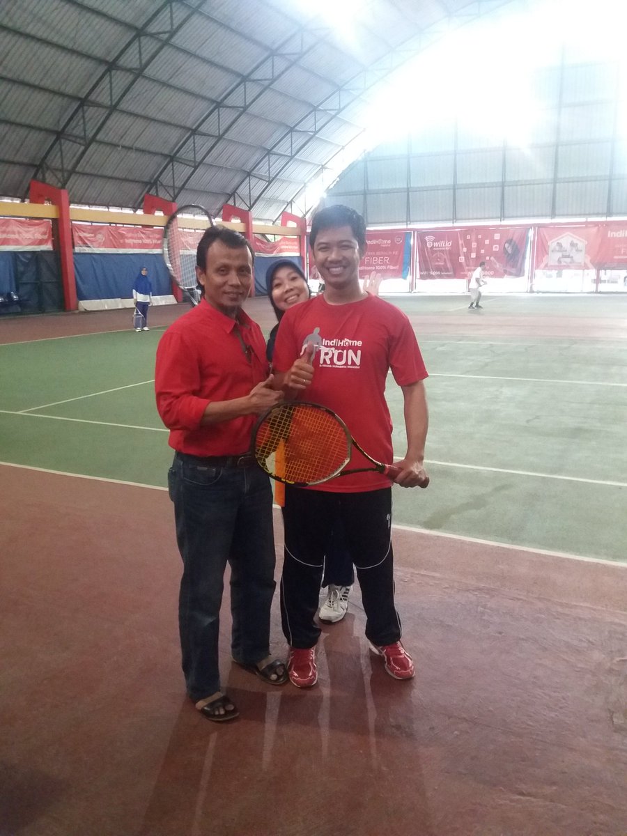 Pagi-pagi gini enaknya main tenis duluu #OlahRaga #WorkLifeBalance <a href="/parwi66/">Parwi</a> <a href="/_funtastic5_/">Funtastic5 TR5</a> #TelkomFuntastic5 #livingthetelkomway