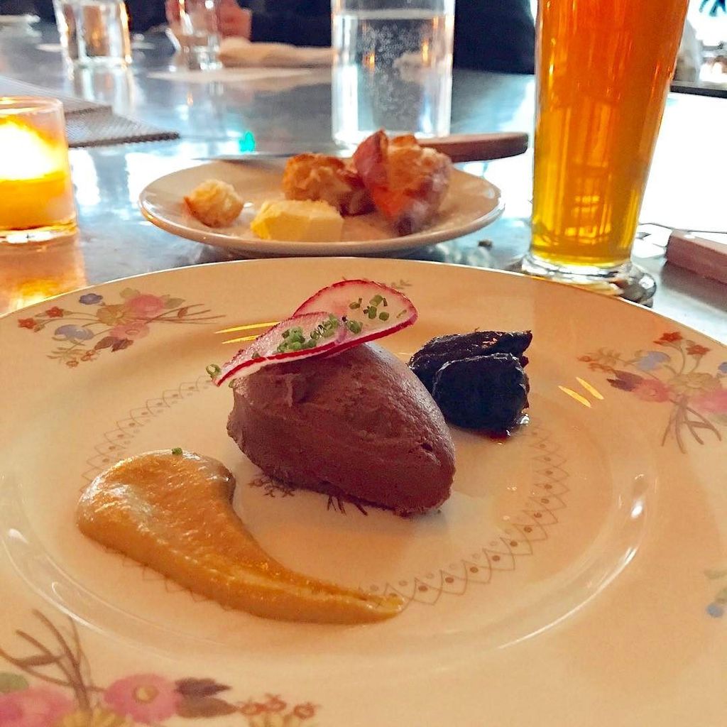 SaturdaySnacks's tweet image. Stumbled upon @stjackpdx's happy hour, complete with an ultimate fave, chicken liver mousse. Oh, did I mention the …