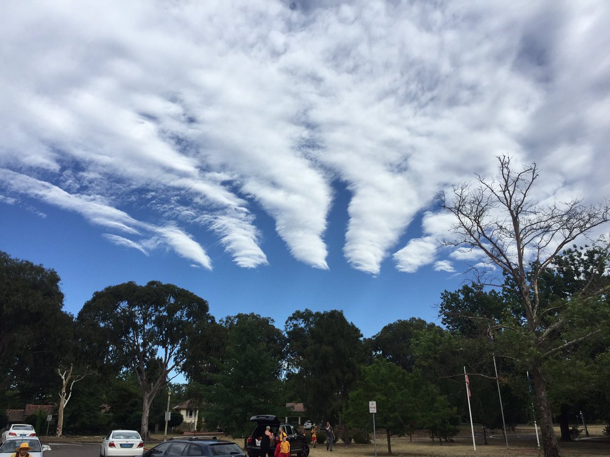thangbalay's tweet photo. Poop clouds over canberra #clouds #canberra #poopclouds https://t.co/9rXF6XJUQr