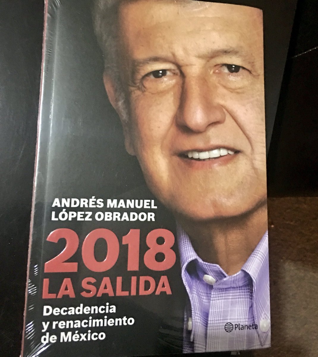 uncafeconcecygu's tweet photo. Acompañé a @lopezobrador_ en la presentación de su libro "2018 La Salida"... Gran asistencia en la emblemática Plaza Santo Domingo en #CDMX. https://t.co/zwAU3aH8gB