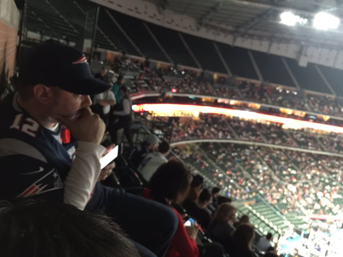 CParisDesign's tweet image. Let's Go #SBopeningnight