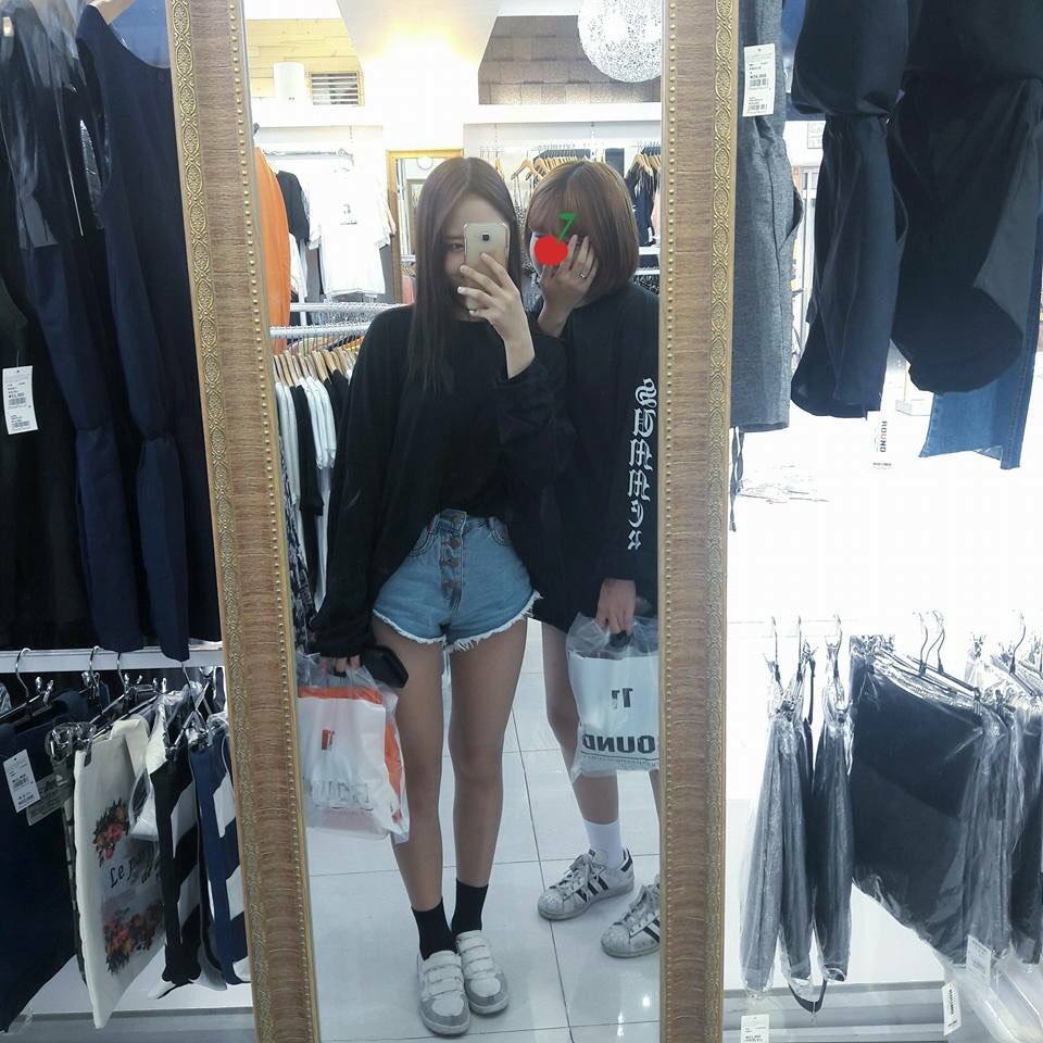 _hxxzu's tweet photo. 안녕하세요~~!!❤️初めまして 私の名前はハヨンと申します!日本は大好きです!!いつも日本のTwitter見ました、そして気になった!友達になりましょう👩‍❤️‍👩
 #オルチャンメディア #韓国人でも仲良くしてくれる人RT #韓国好きな人RT https://t.co/uiu1SBr44z