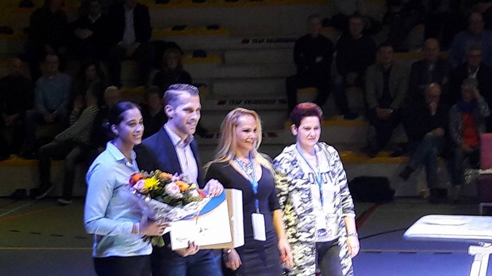 ERMAsport's tweet photo. Sportverkiezingen 2016 #Almelo. Reshmie Oogink werd Sportvrouw van het jaar. Wij als sponsor waren daar natuurlijk bij. https://t.co/NOR3ikUAkH