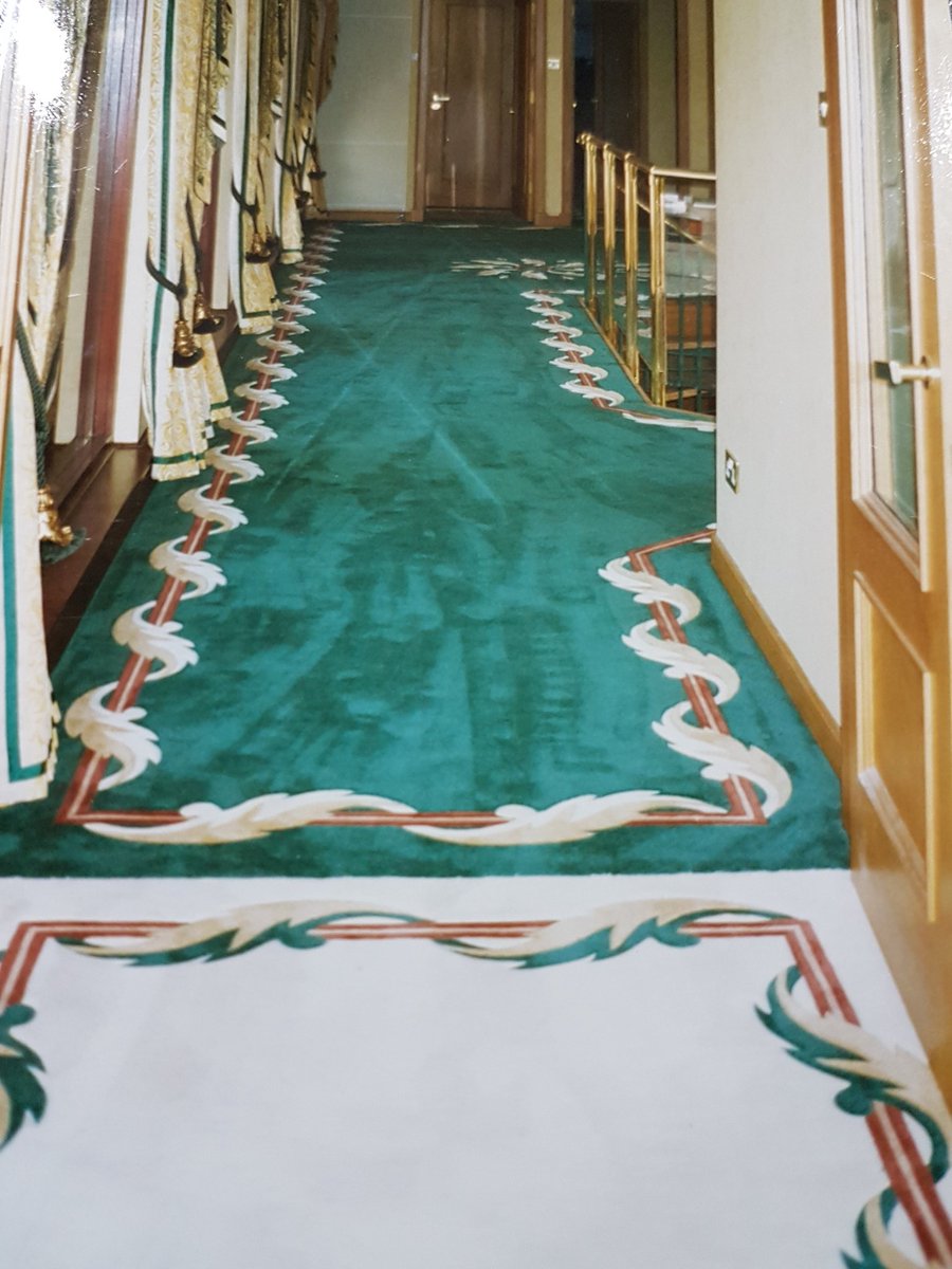ColinCox57's tweet photo. In lay border, instalation, hand carving, all completed by @ColinCox57 Bespoke Carpet Sculpturing. Independent carpet specialist https://t.co/Hu616RLmyw