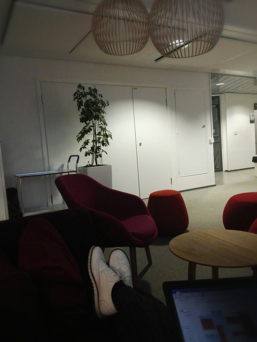 Sohvapäivä <a href="/Sofigate/">Sofigate</a> n toimistolla :) #Sofigateatwork #Productivity