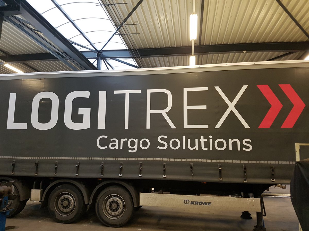 Gisteren de nieuwe trailer geplakt voor <a href="/LogitrexCargo/">Logitrex</a> #reclame #transport #hardenberg