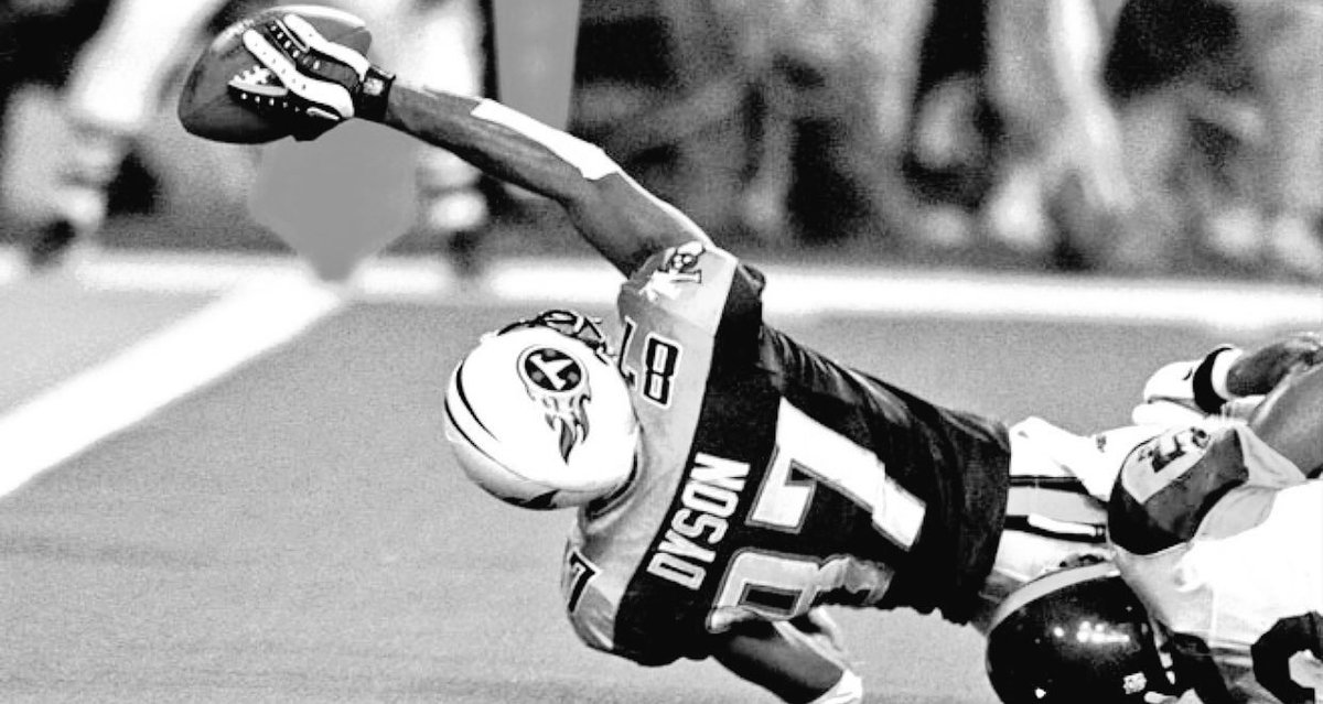 teefox11's tweet image. 17 years ago today #stillhurts #1yard