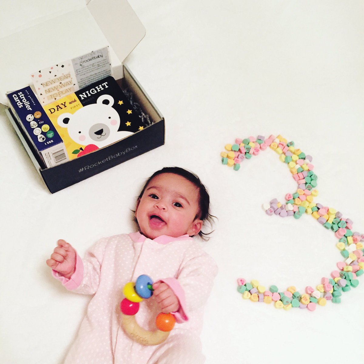 RocketBabyBox's tweet image. All smiles when a #RocketBabyBox arrives on your 3 month birthday! Thanks for sharing your cutie with us @Nisha1115! 😍