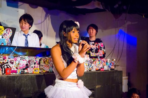 Amina_io's tweet photo. Two years since my first performance in Japan.
❤️ Thanks @anicrushtokyo 
初日本ライブの2年ぶりですー^^ https://t.co/KrqzY0MVI7