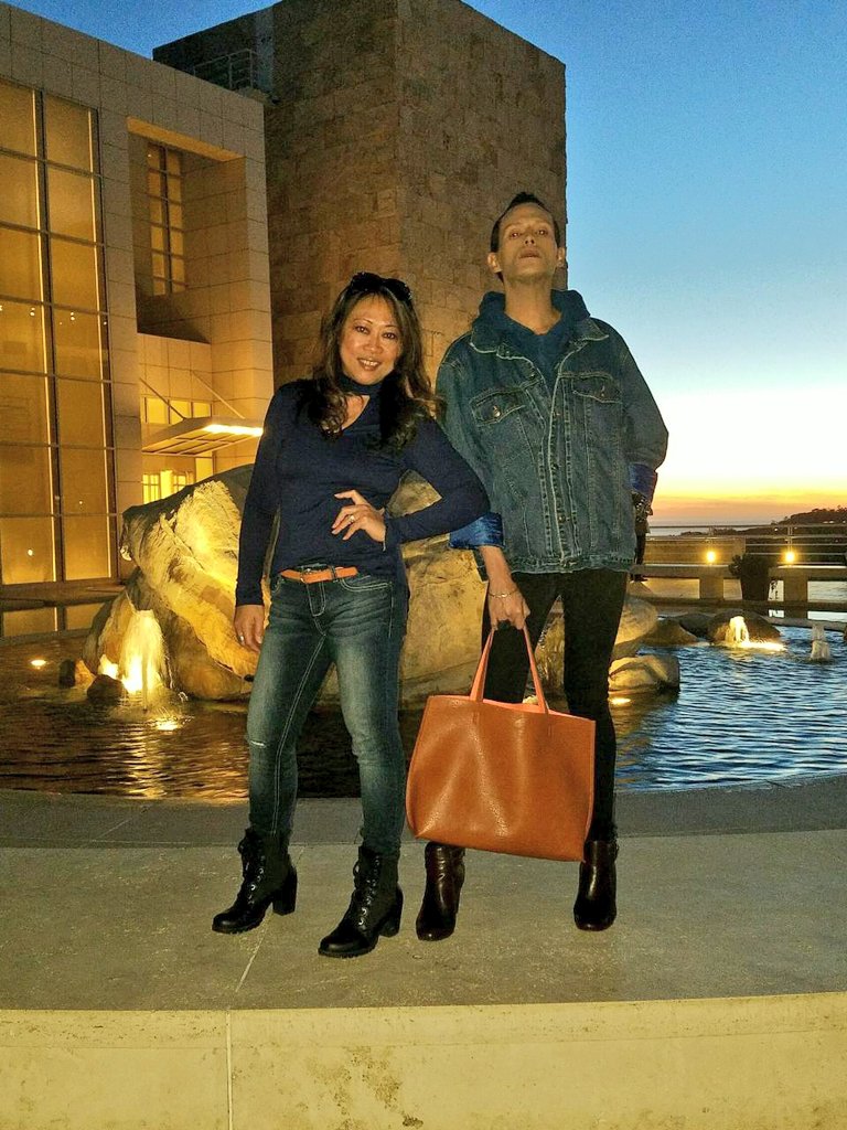 DMANfame's tweet photo. @eclay07 and I #slaying @thegetty!! #headsup and #PoseUp with #Posh and #FAB written all over Us! #arttips https://t.co/IQsNUZi46Q