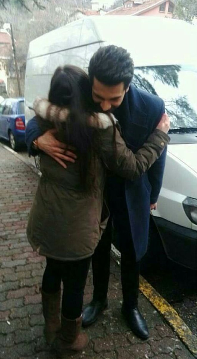 karasevda_3rb's tweet photo. كواليس! #karasevda https://t.co/H2pdOQkjWT