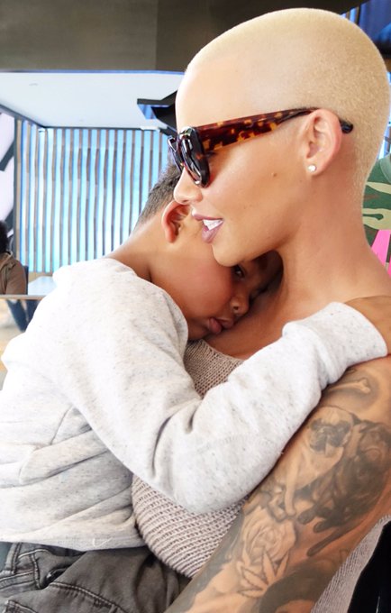Mommy's Baby ? #sebastiantaylorthomaz https://t.co/VBAUILAgeq