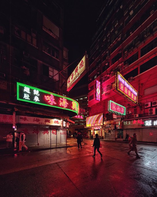 A slice of neon life from the streets of Hong Kong. #stayandwander https://t.co/hdQ9nIsy4w<a href="/tag/stayandwander"class="tags"><span>#stayandwander</span></a>