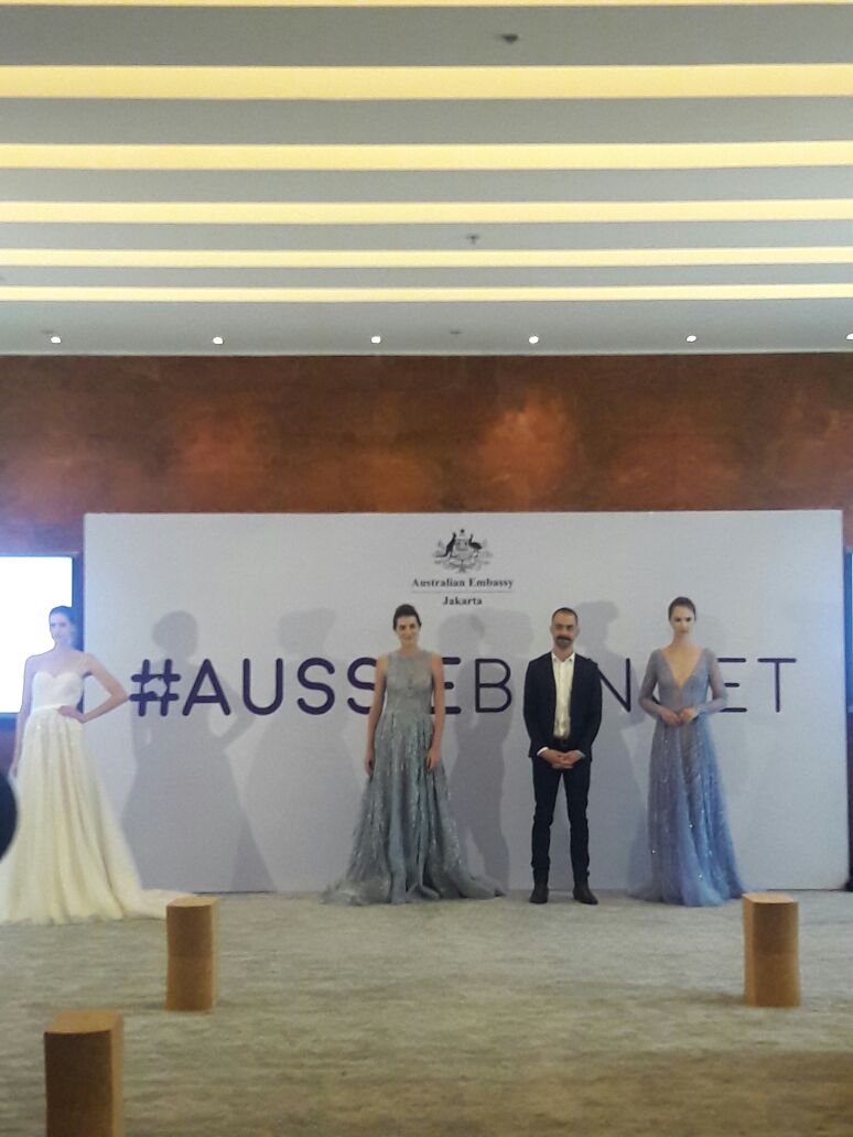 InCloverMagz's tweet photo. Jaimie Sortino closes the last sequence of fashion show. #AussieBanget https://t.co/p6uXUCMdEp