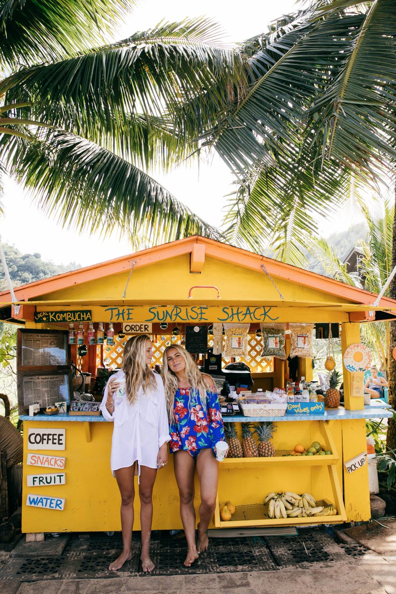 bbwomens's tweet photo. The Sunrise Shack x Bella &amp; Flick x Ladyslider...Hawaii providing the goods #aBikiniKindaLife https://t.co/TqzLrhwdxc