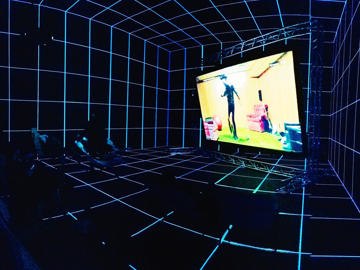 KennyYu_'s tweet photo. Super trippy #blackmirror or #tron esque room. #newwhitney #factoryofthesun #hitosteyerl #whitney museum https://t.co/SVZcuLAiGP