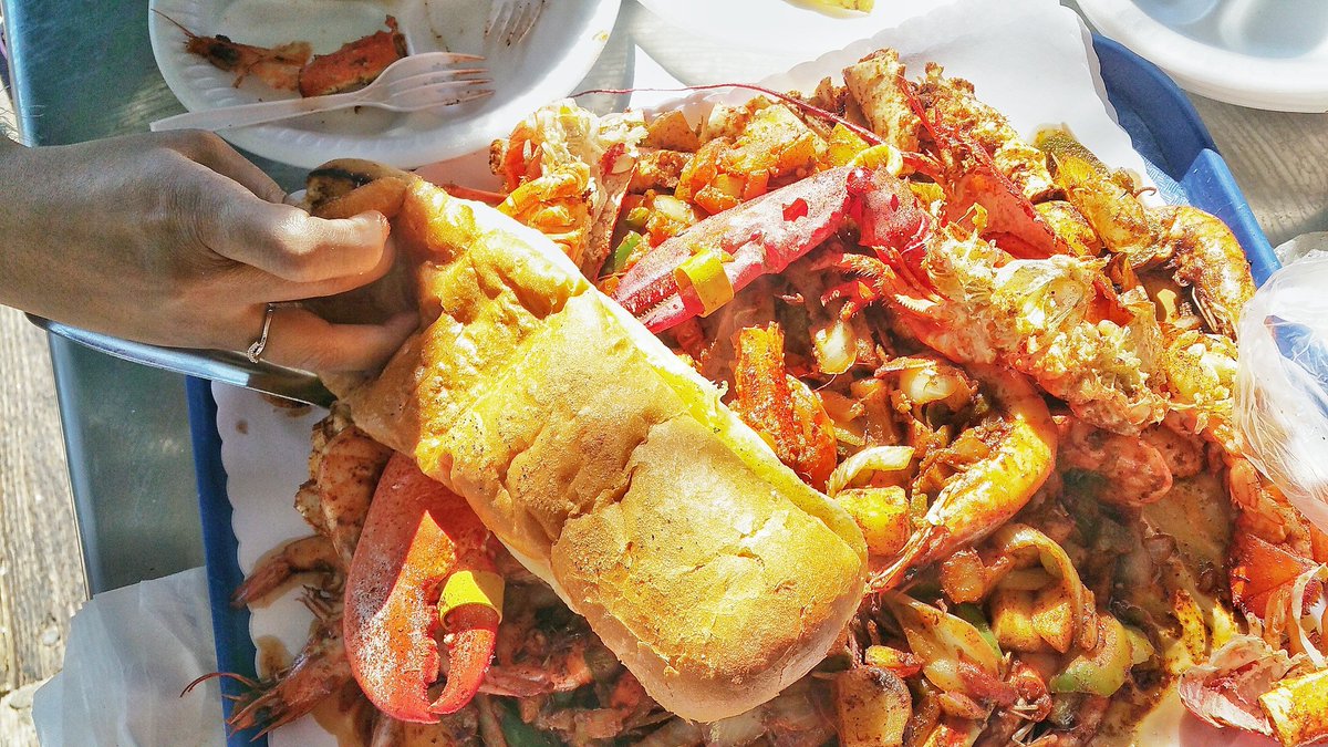 mallarimc__'s tweet photo. I love this place! #shrimptray https://t.co/x7cVfO5yD8