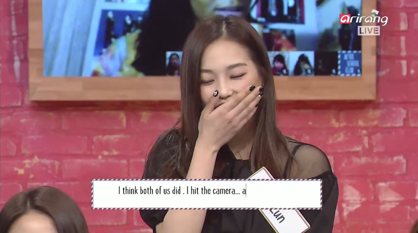 Witch_zArd_i's tweet photo. She's always very shy. so cute >< ดูขี้อายเขินง่ายเนาะ 555 หัวเราะแบบผู้ดีด้วย ชอบ ถถถ #CLC #CLC_ASC #Yeeun https://t.co/mVKqCenptW