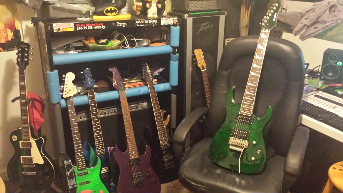 DrDune85's tweet photo. My brushes to paint with sound #recording #studio #Ibanez #fender #drdune #surf #deathmetal #guitargear #musicians #metal #surfmetal #love https://t.co/b1bP8QLOlJ