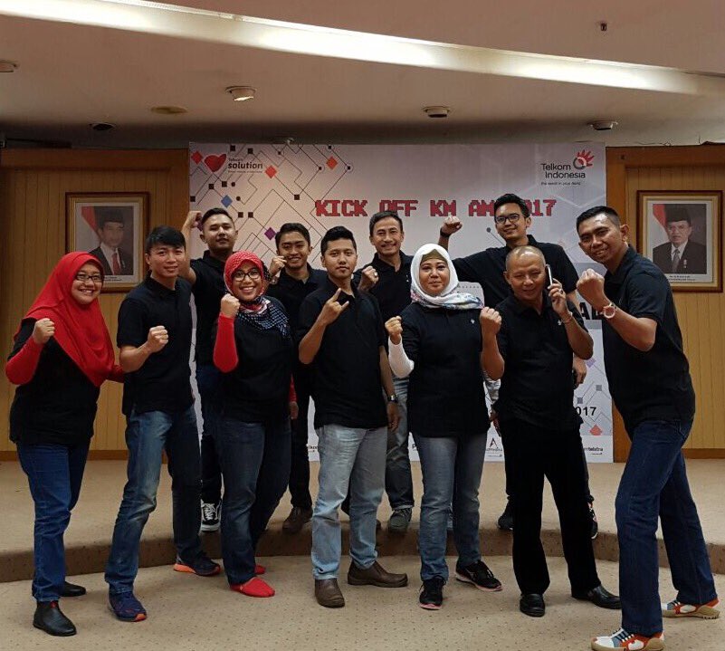 rizalrustio's tweet photo. Tim BGES #TelkomKarawang di #KickOffKmAM TREG3 2017, Always The Best! #KipasBudayaRace #RACE858 #KickOfKmAM @emka_khamdan @ferrytelkom https://t.co/mCDdWVSJZ8