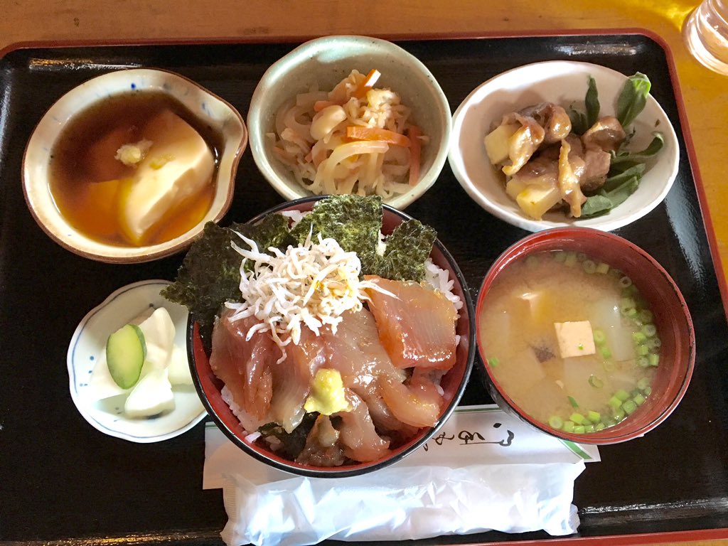 あゆ บนทว ตเตอร Lunch 一関市川崎町 三季 Mickey 日替りランチ まぐろ丼 長芋の豚肉巻 切干大根 寄豆富 味噌汁 漬物 コーヒー 一関 Ichinoseki 日替りランチ
