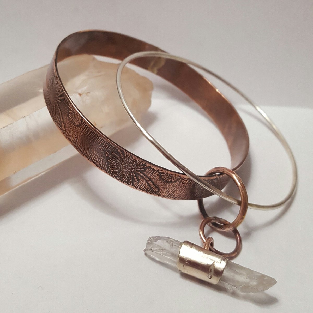 Melanie260198's tweet photo. Pretty new bangles https://t.co/Ww0gQKpGBi #handmade #copper #sterlingsilver #unique #bangles #crystalcharms #madewithlove https://t.co/uVlB91XQlS