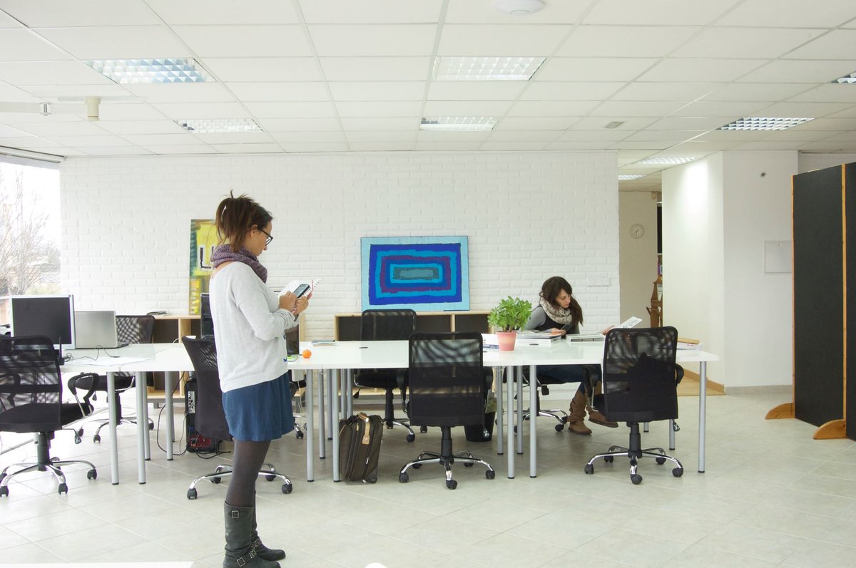 rosamariadiaz_'s tweet photo. Ana Seijo, habla de #coworking Wohaby: "Es mi lugar en el mundo" #Mallorca https://t.co/v21qLu1m9H vía @ezebeeSpanish https://t.co/YK4KAEtzyw