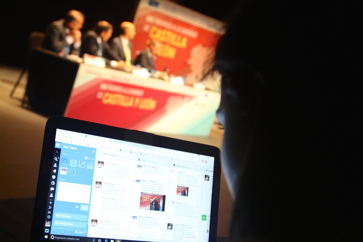 redaccionmedica's tweet photo. #8premiosCyL Sáez Aguado: "La sanidad pública debe liderar la innovación" https://t.co/XfZUl0I3pQ https://t.co/CMSYdhQbbK