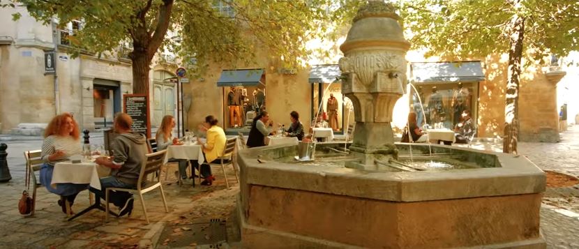 brunocammalleri's tweet photo. Très chic ce clip pour #AixMaVille https://t.co/FlBWsdp4l8 #AixEnProvence #Fontaines #Soleil #Culture #Digital #innovation #QualiLife https://t.co/iv8p6RWuUt