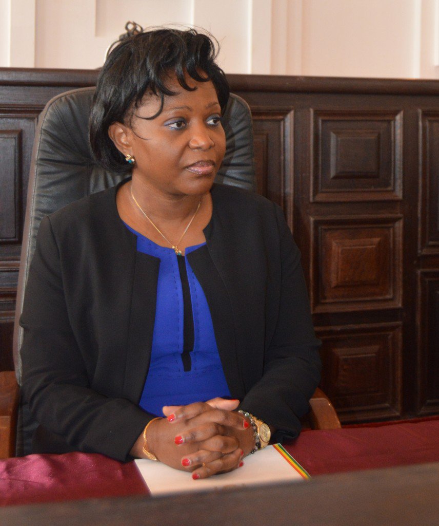 Communication sur la fermeture des cabinets médicaux illégaux.
web.facebook.com/sante.gouv.cg/…