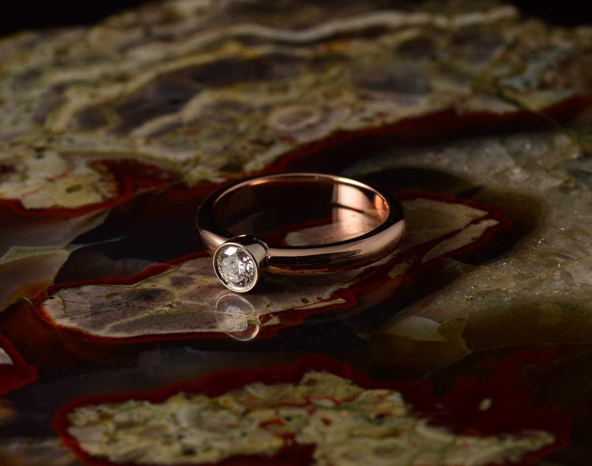 zeltslv's tweet photo. Simple and #beautiful #diamond #ring
Skaists un vienkaršs gredzens ar briljantu https://t.co/YkgHtMqY8m
