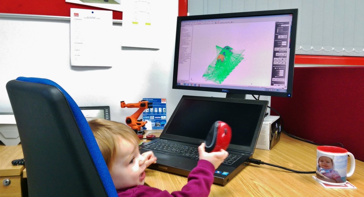 PesMetrology's tweet image. #NextGen PES metrology engineer getting to grips with 3D measurement software... #SpatialAnalyzer