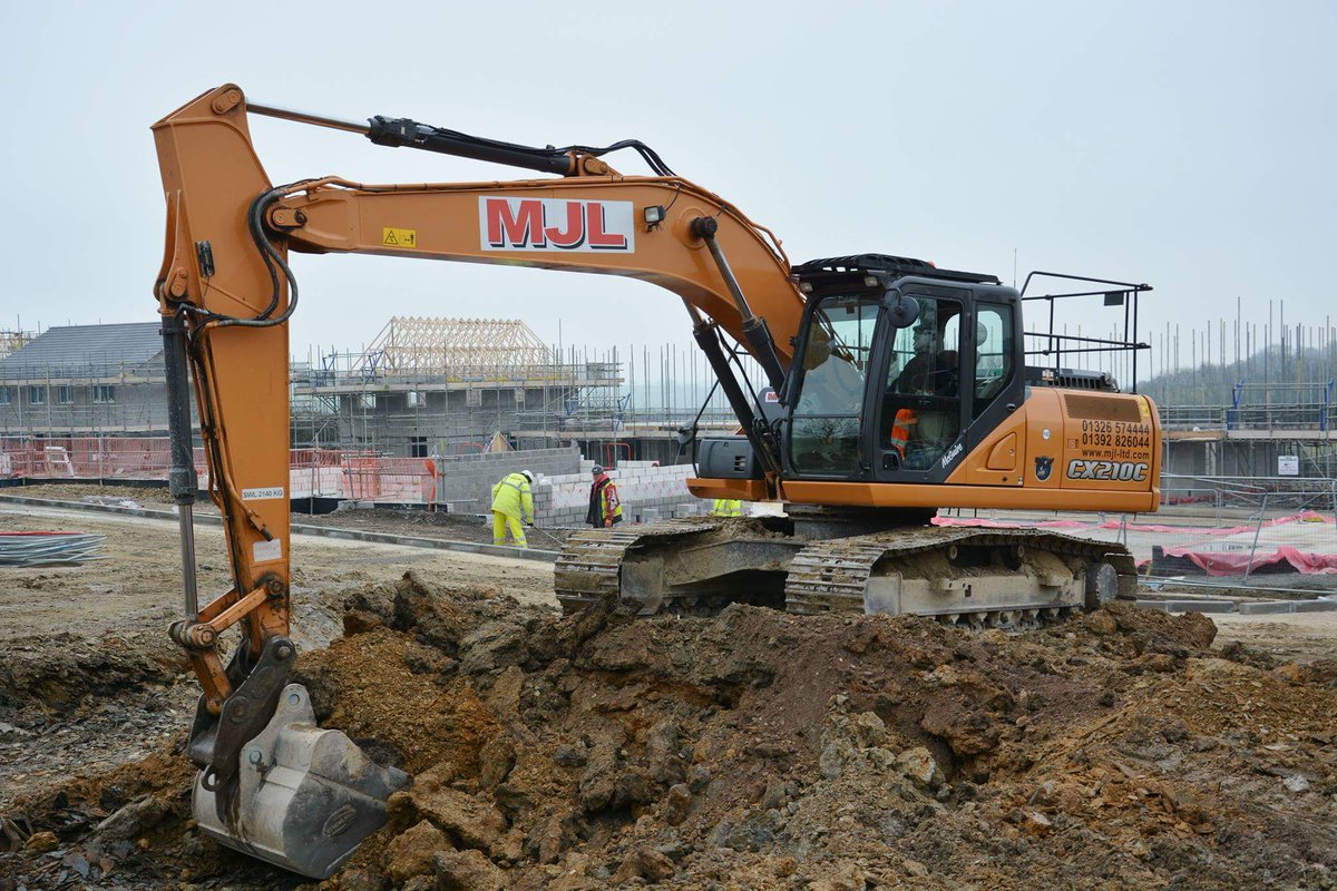 mcguire1982's tweet photo. reduce dig for house footings at  Launceston #excavator #case https://t.co/g5SQsG8SKI