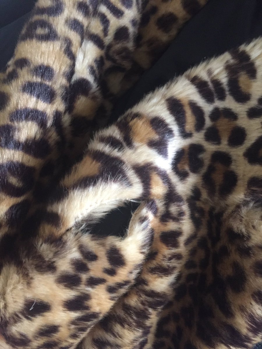 Ray_Sanders's tweet photo. @ZARA VERY unhappy that my faux fur leopard coat ordered under a month ago has a huge hole in the seam already. https://t.co/PRAx2effzu