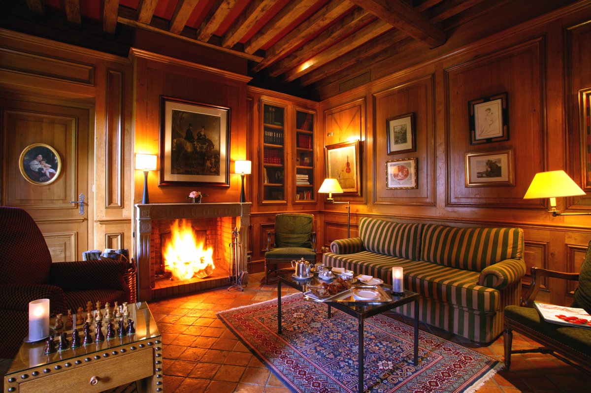 HHmmm... un bon #feu de cheminée dès le matin au Relais <a href="/BernardLoiseau/">Bernard Loiseau</a> ! RDV ce vendredi 3/02 (-40% sur chambres!!) bit.ly/2jOGOGA