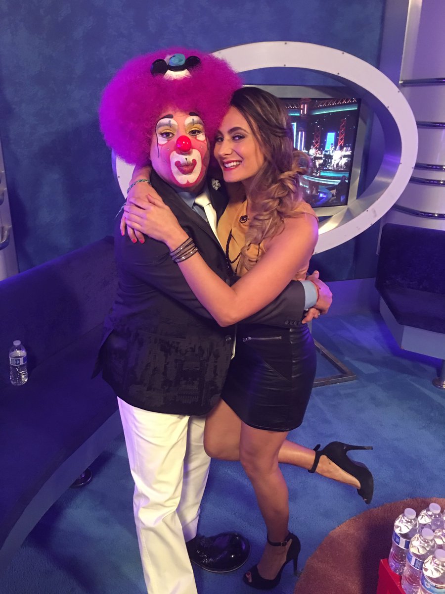 PlatanitoShowMx's tweet photo. Que gusto me dio recibir a esta hermosa amiga y super actriz @SandraKai en @NochesPlatanito https://t.co/r6fi1maQP5