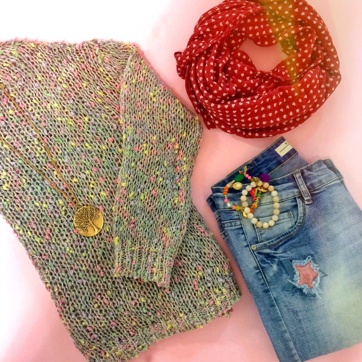 HugandClau's tweet photo. Tonos pastel y mucho color para animar el invierno. Muchas más novedades ya en nuestras tiendas. 🙌😍❤️👗 ¡No os las perdáis! #FelizMartes https://t.co/1SRK3W0WcT