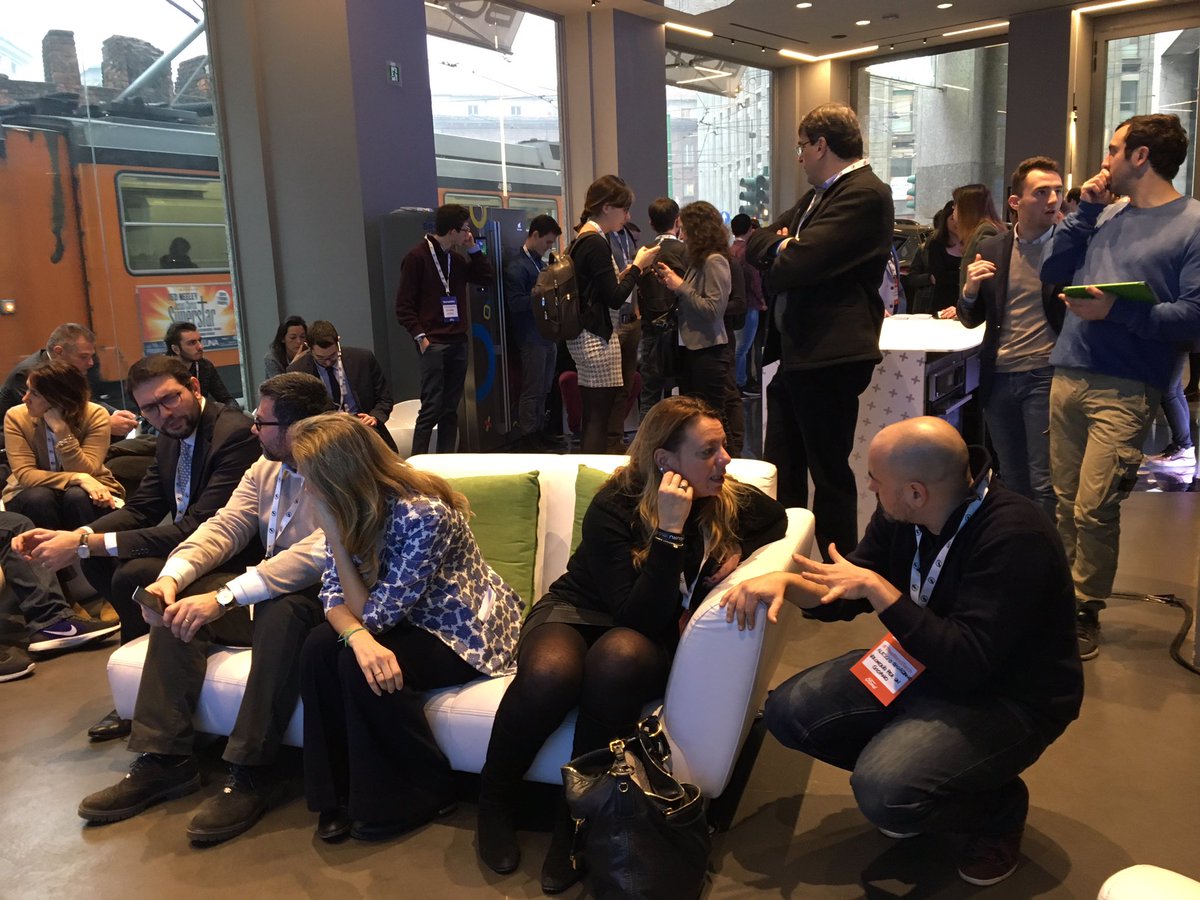 startup_italia's tweet photo. E anche oggi la #fordsocialhome è pienissima! #thenextech breakfast @FordSocialHome @forditalia Si inizia! https://t.co/PtNqz2flEK