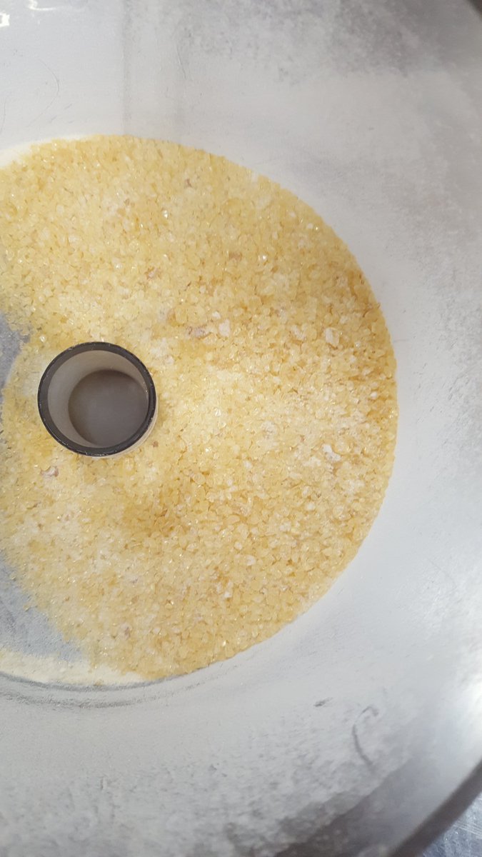ChocolateManLFP's tweet photo. Fresh light amber caramelized sugar for Rocher hearts... c'est magnifique! https://t.co/peAgUiqeii