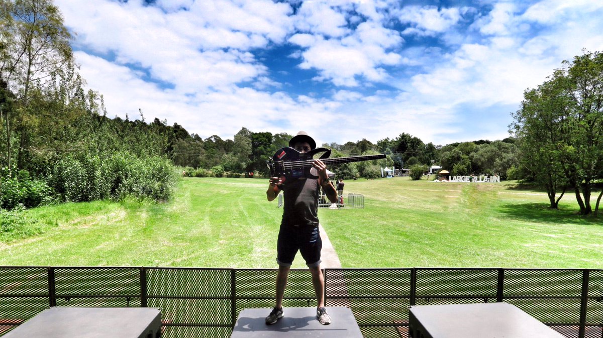 MrSakitumi's tweet photo. Sometimes you need to stand on the bass bins π during sound check before the gates are open.
π·: @jamiefaull #JHB #LargeOnTheLawn #loopstour https://t.co/4ise9xjgHc
