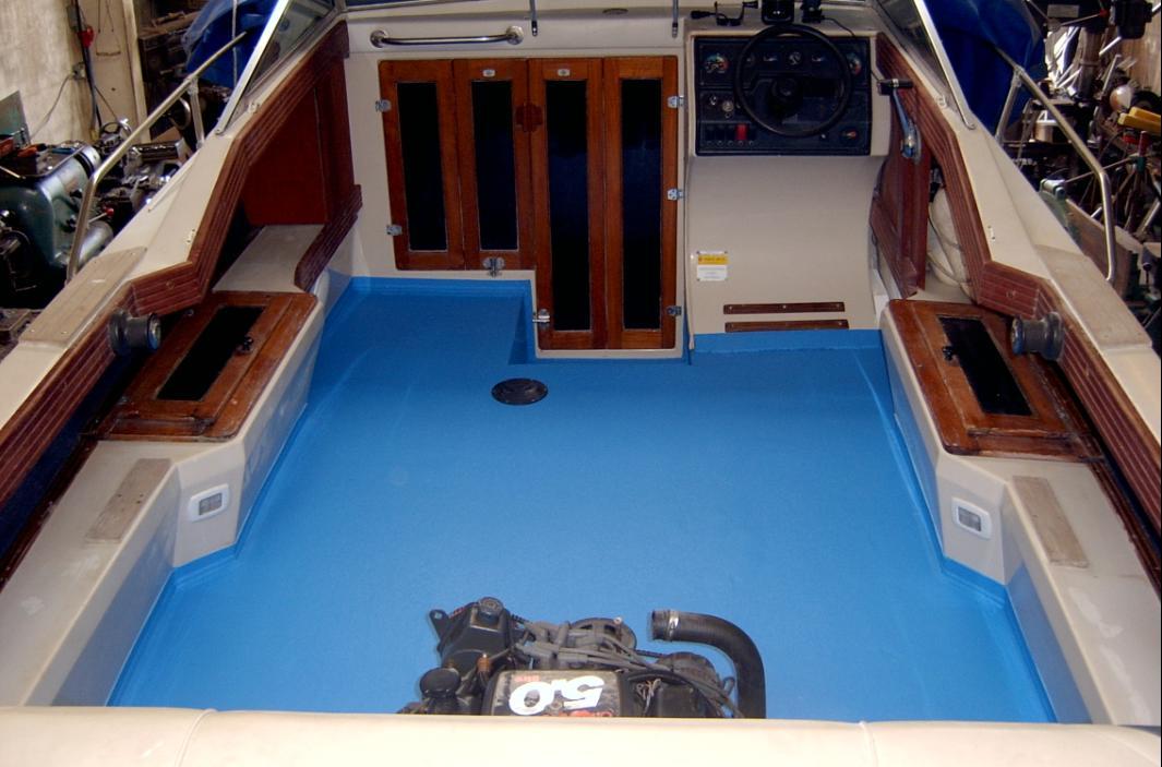 LINEXNorthDevon's tweet photo. Our watertight #LINEX protection can provide a non-skid surface on your boat deck #marine #boats https://t.co/FvTCvRywar