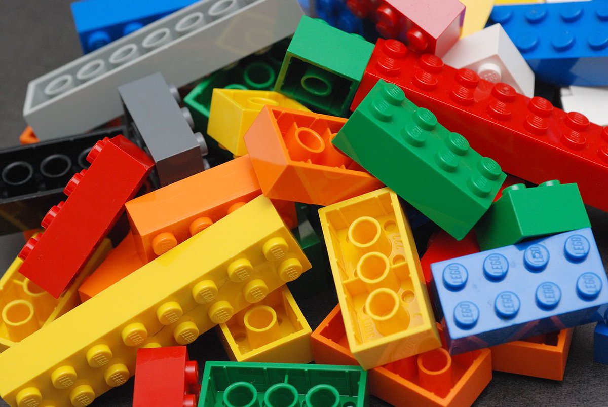 FrogEducation's tweet photo. We want to say a huge welcome to @LEGOeducationUK for joining us as a @HPUK partner! #Bett2017 #FrogBett https://t.co/2FNtkNAW6G https://t.co/s604D6Xjir