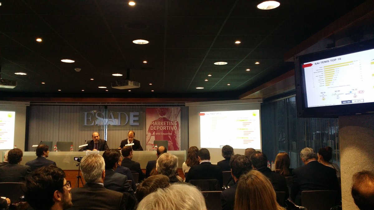 eSportsExCenter's tweet photo. En la Presentación del barómetro de patrocinio deportivo 2016; este año ya han metido una categoría de eSports... #ESADEsessions https://t.co/1UdC6yPk60