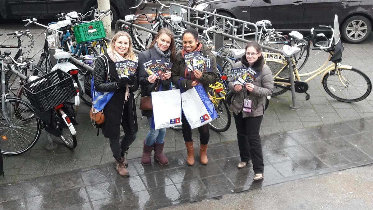 PZAntwerpen's tweet image. Heeft ons #promoteam ook jouw fiets gepimpt met zadelhoes? @LPAntwerpen heeft niet alleen leuke gadgets, ook toffe jobs: #wijhebbenjounodig!