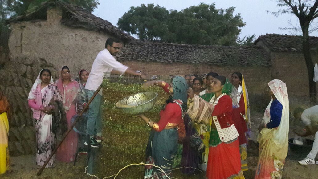 RGMVP's tweet photo. Women are fast in learning and adopting innovations #18DaysCompost @RGMVP @THF_India #BandaRegion #Bundhelkhand @billionsnchange #RGCT https://t.co/ijfHd5eNY3