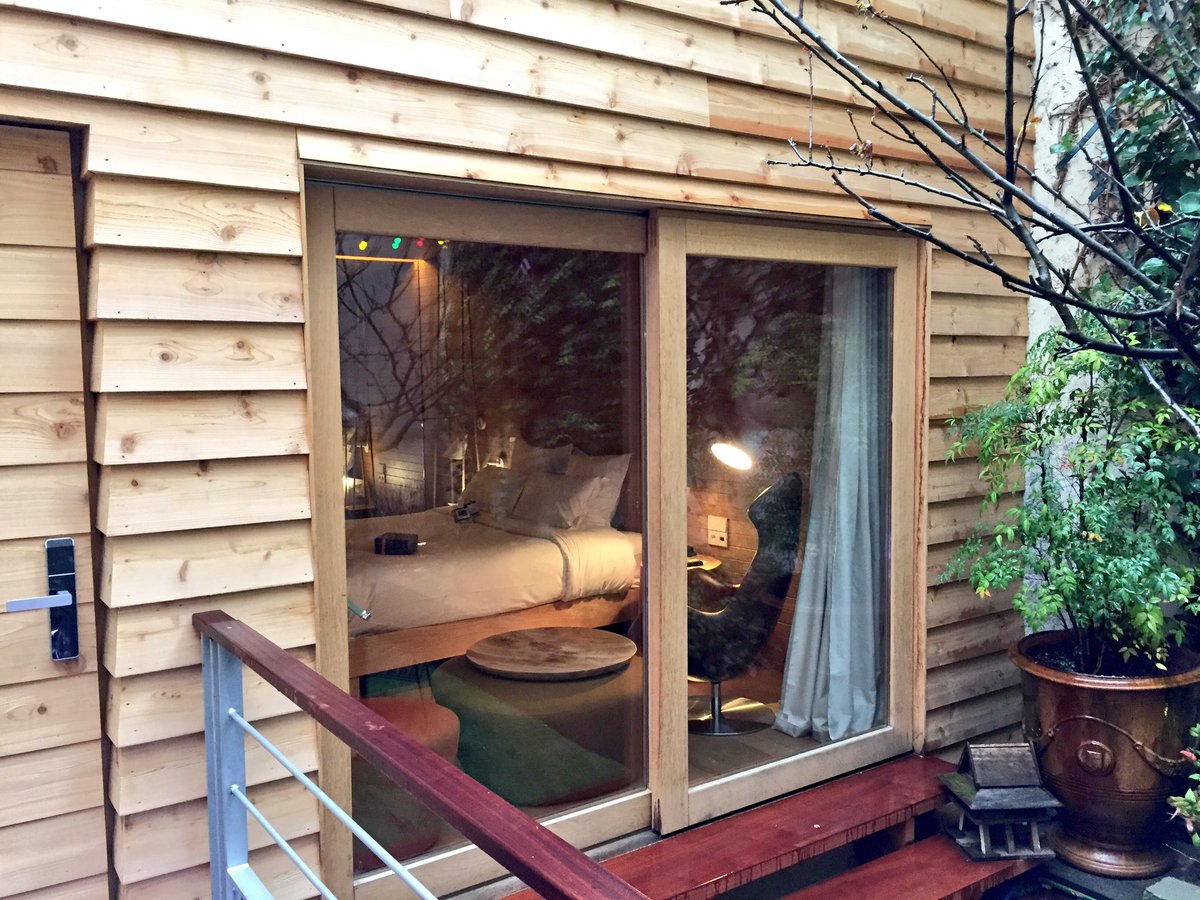usofparis's tweet photo. Une cabane d'amoureux cachée en plein Paris pour une Saint-Valentin so romantic
@ 9 Hôtel Montparnasse
#myroomin https://t.co/h0FIzzI0Sj