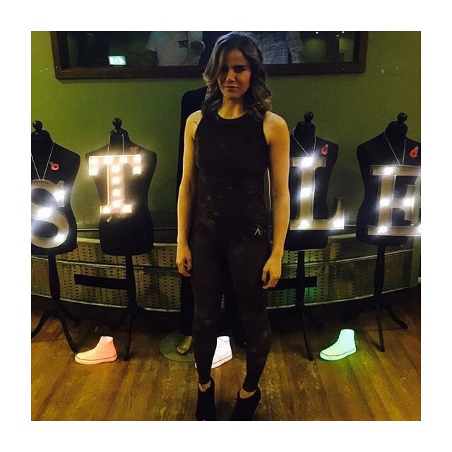 Fashion blogger <a href="/PixieTenenbaum/">Pixie Tenenbaum</a> looking awesome in <a href="/aimathleisure/">AIM athleisure</a> Olympic Leggings and Vest is our #takeAIMtuesday 
#takeAIM