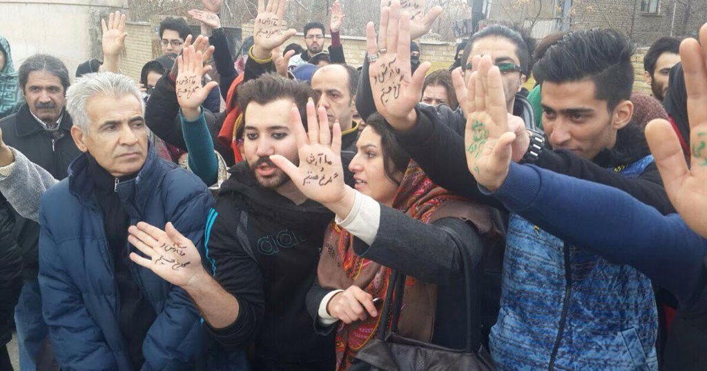 tijeroam's tweet photo. @francediplo @jeanmarcayrault @JZarif
#FreeMaryam
#FreeNarges
#FreeNazanin
#Iran
#SOSAli
#SaveArash
#FreeNarges https://t.co/Uhr22E6uiR